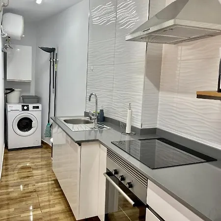 Apartment Homeforguest Amplio Con Piscina Y Terraza En