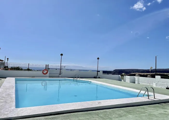 Homeforguest Amplio Con Piscina Y Terraza En *
