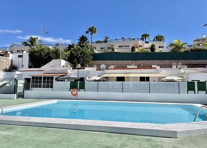 Appartamento Homeforguest Amplio Con Piscina Y Terraza En